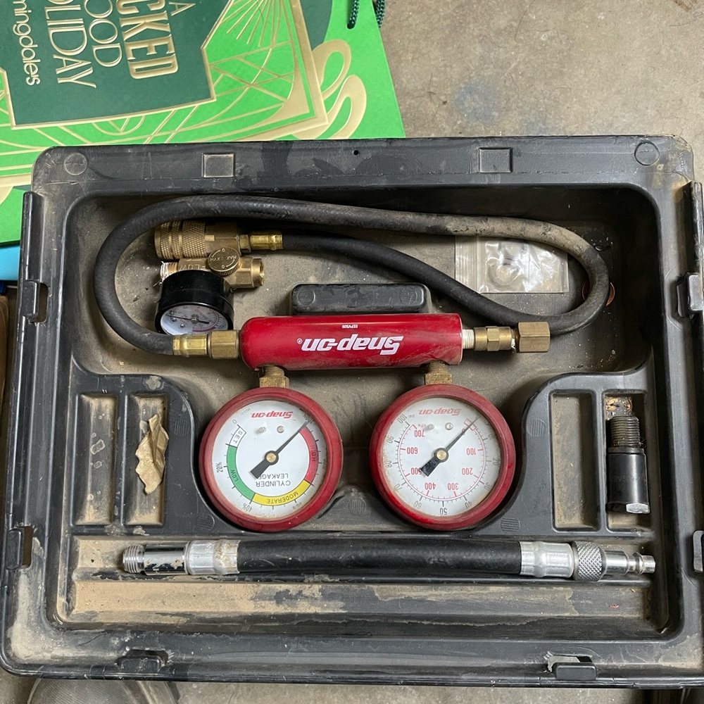 Snap-on Red HVAC Pressure Gauge Manifold Kit